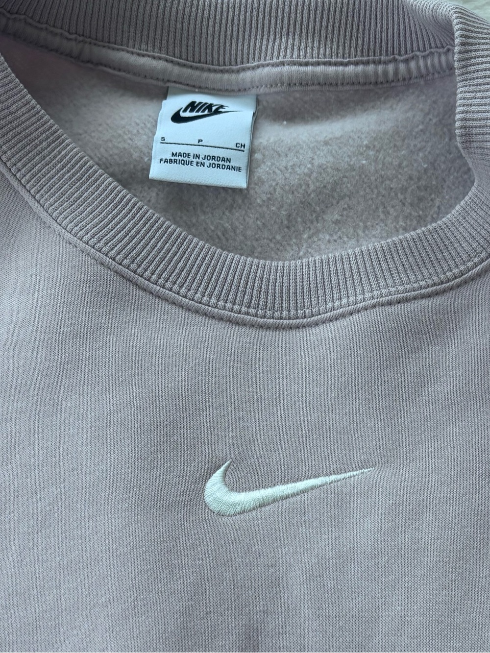 Nike Women's Light Mauve Pullover Crewneck Sweatshirt - Picture 2 of 3